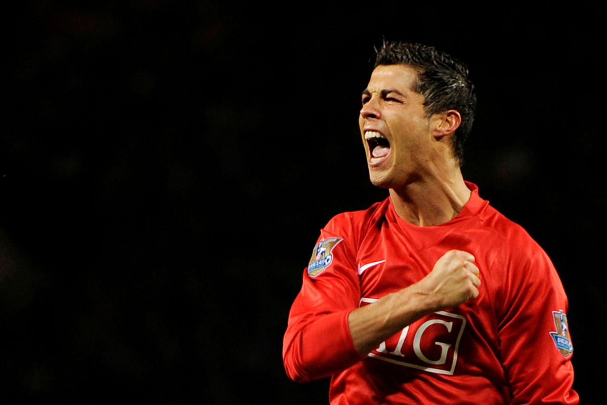 Cristiano Ronaldo kembali mengenakan nomor punggung 7 di Man United