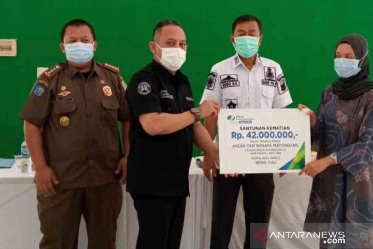 BPJAMSOSTEK berikan santunan ahli waris anggota Satpol PP Bekasi