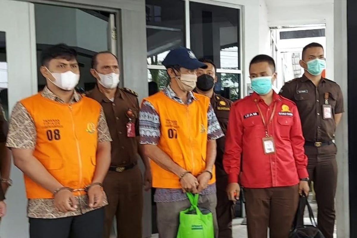 Kejati Kalsel tahan tersangka korupsi  PT Pos Kotabaru