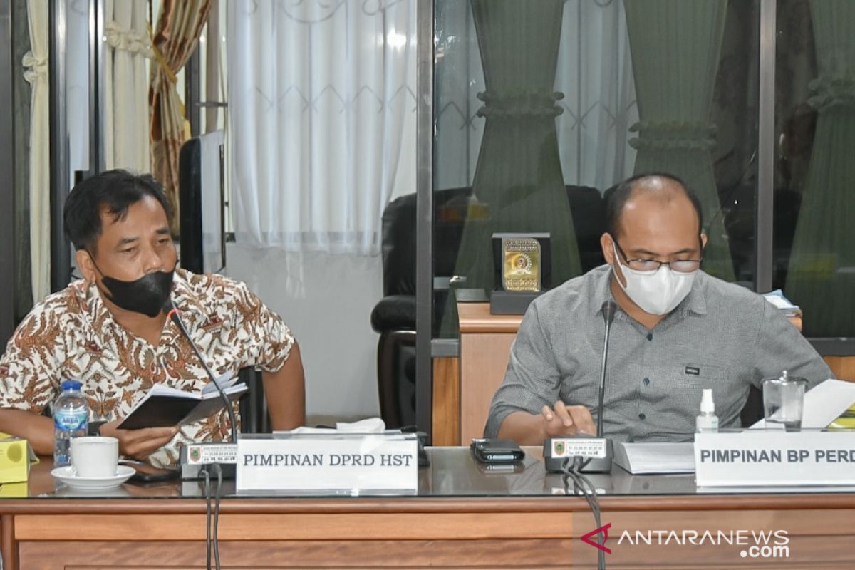 Dewan HST keluhkan perjudian berkedok Aruh Adat ke DPRD Kalsel