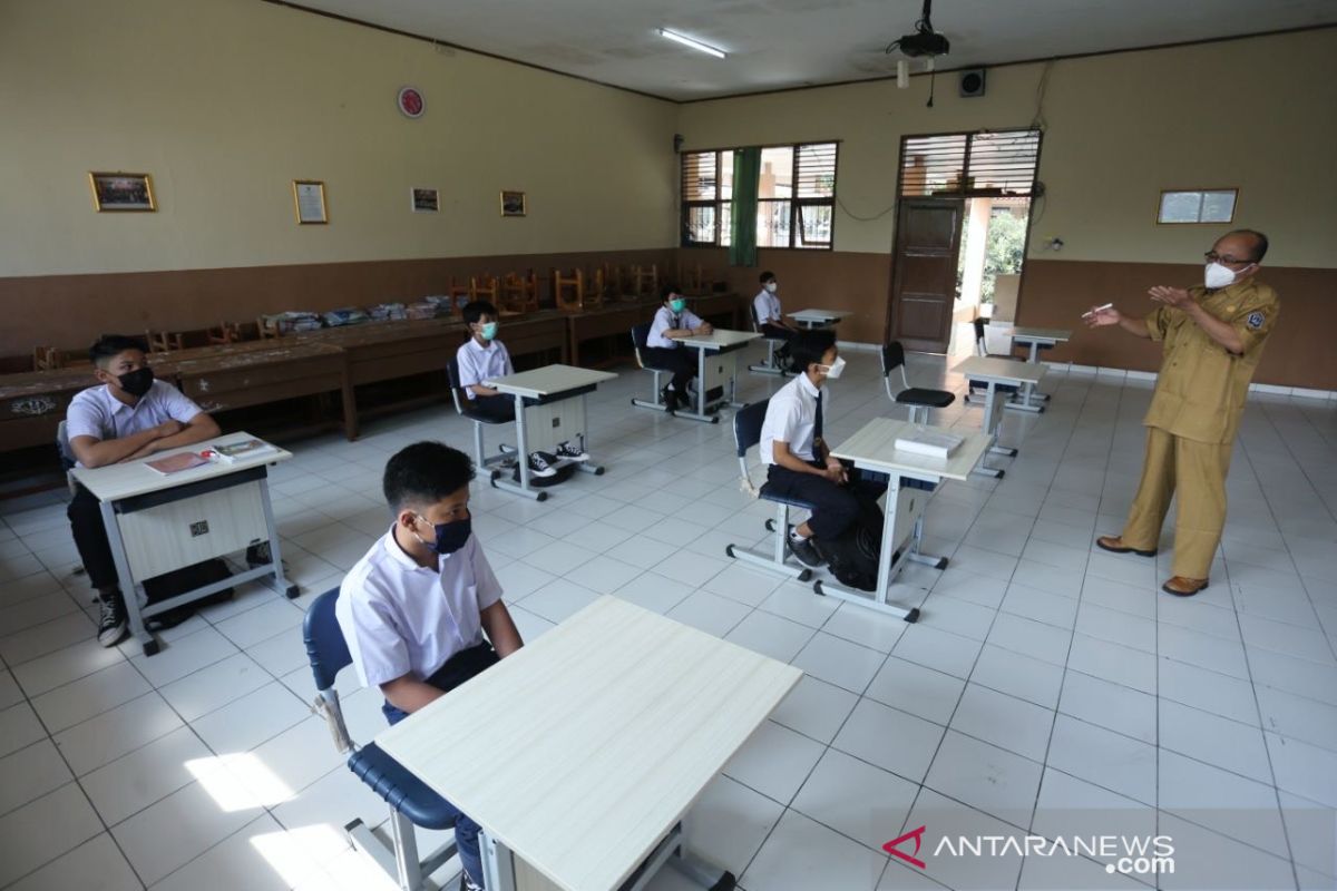 330 sekolah di Kota Bandung gelar PTM terbatas 8 September