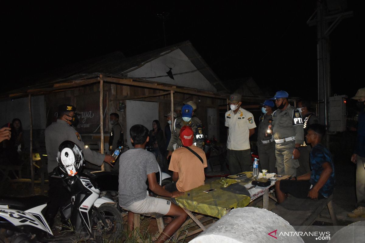 Tim Satgas Penanganan COVID-19 Tanah Laut kembali temukan 15 orang tanpa gunakan masker