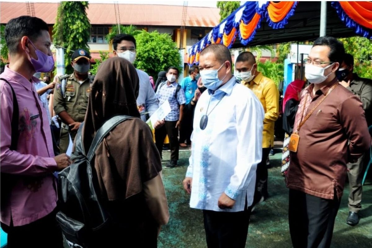 Wagub Gorontalo pantau vaksinasi di Bone Bolango