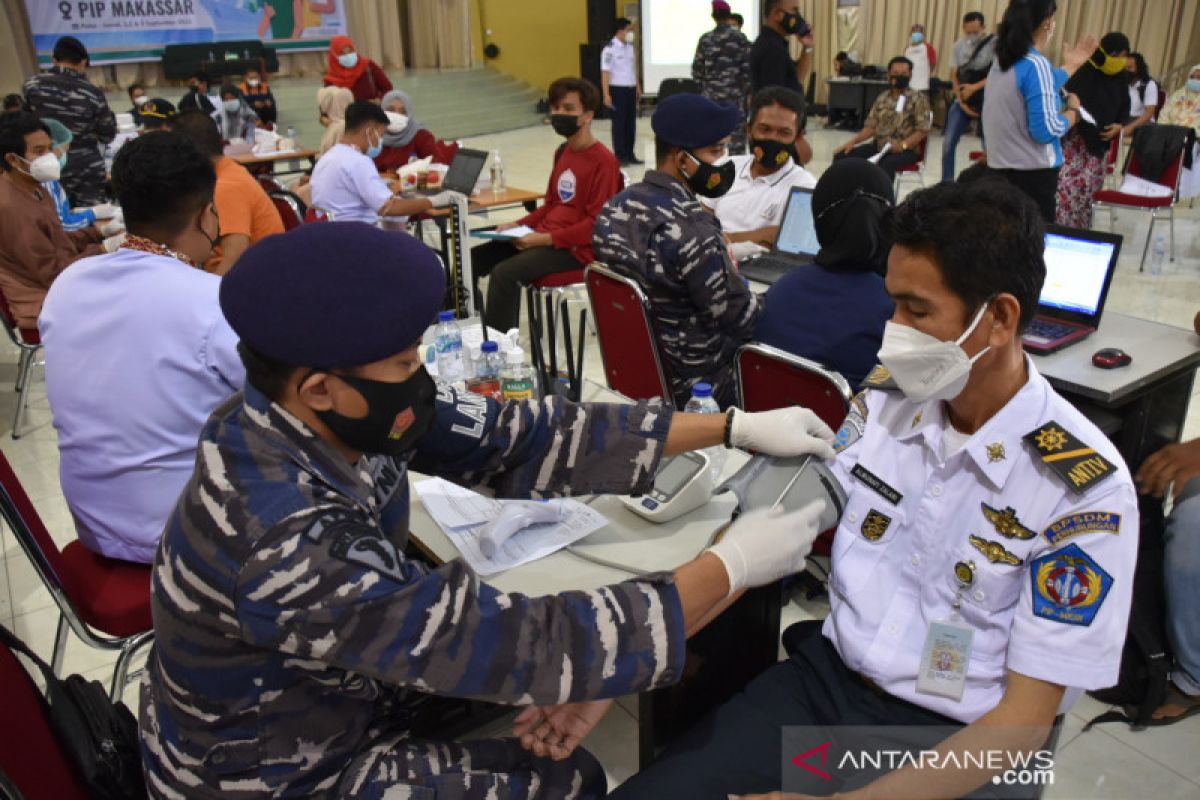 Lantamal VI tugaskan nakesnya pada Gebyar 75.000 Vaksin di PIP Makassar