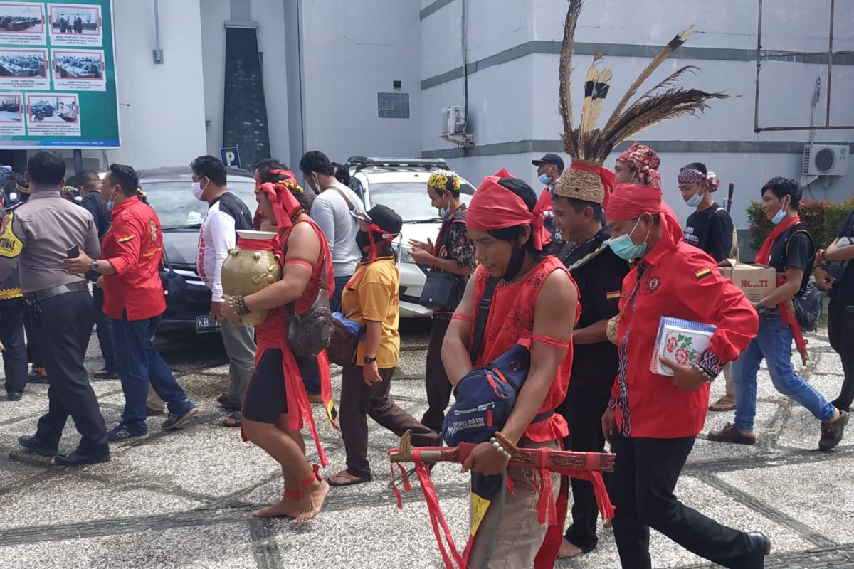 Dayak Punan Uhen Kereho tuntut PT KWI terkait pergeseran patok batas