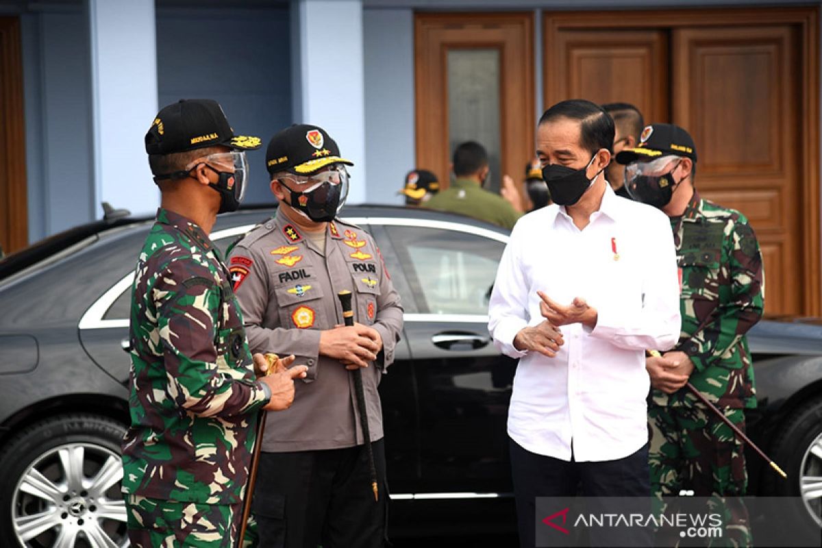 Presiden Jokowi tinjau vaksinasi dan resmikan Bendungan di Lampung