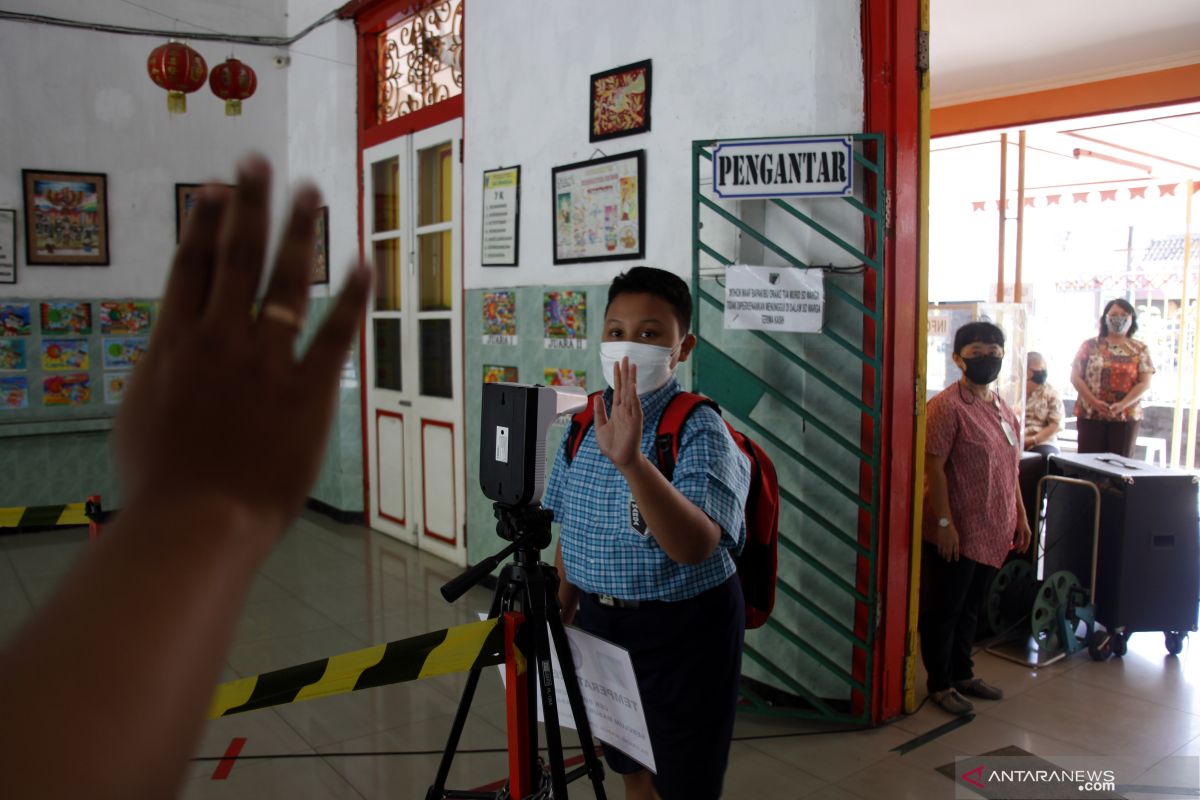 Epidemiolog minta pemerintah gencarkan edukasi prokes jadi gaya hidup