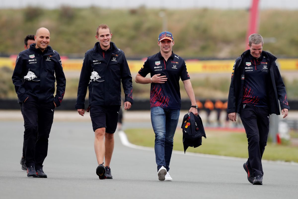 Orange Army pendukung Verstappen siap berpesta di Zandvoort