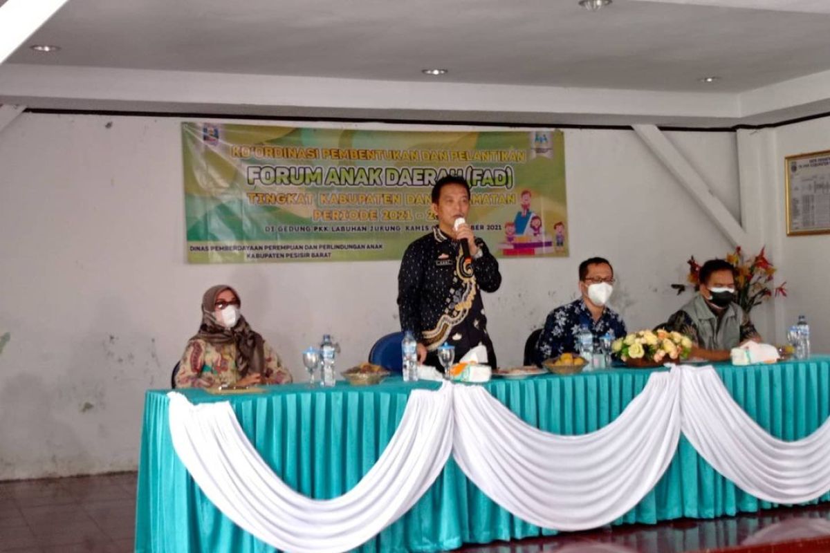 Asisten Bidang Pemerintahan dan Kesra  Pesibar buka acara FAD