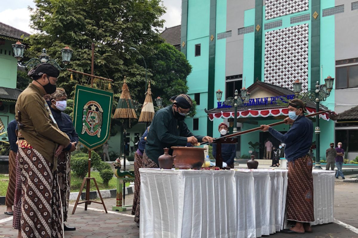 Pemkot Yogyakarta gelar jamasan Tombak Kyai Wijaya Mukti jaga pusaka prima