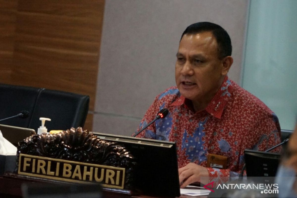 KPK duga Bupati Banjarnegara Budhi Sarwono terima 