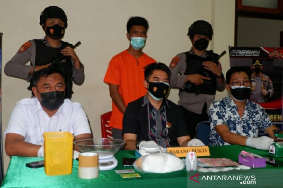 Polda Sulawesi Tenggara tangkap honorer diduga pengedar 553 gram sabu-sabu
