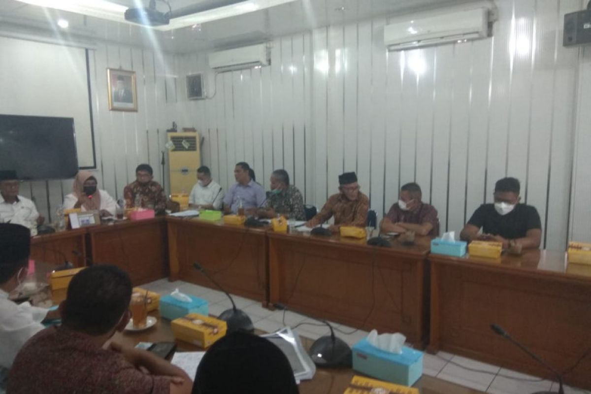 DPRD rekomendasikan Dispora ambil alih Musorkotlub KONI Padang
