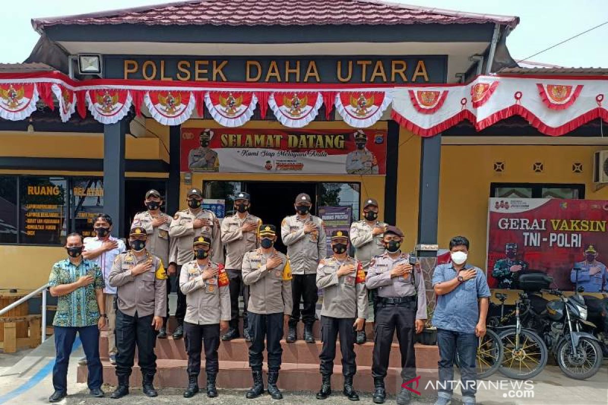 Polsek Daha Utara dan PT SAM kerjasama tebar lima ribu SMS imbau cegah karhutla