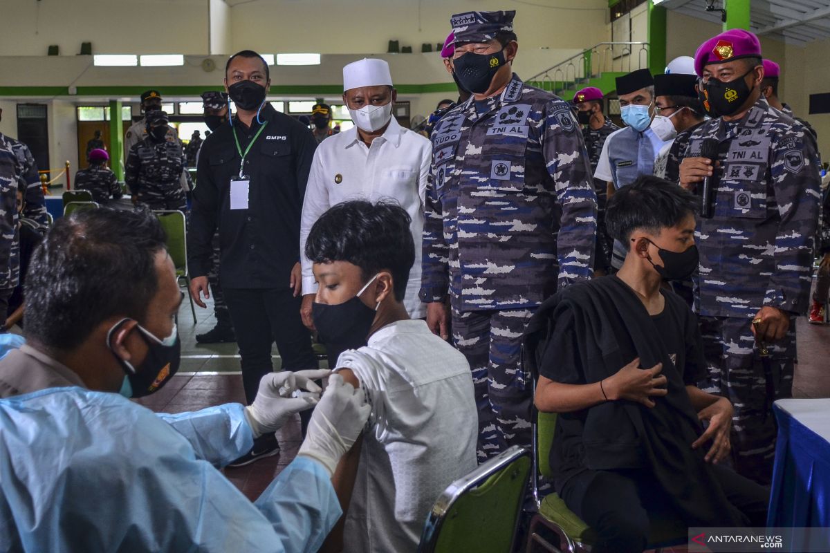 TNI AL terjunkan KRI Soeharso percepat vaksinasi jelang PON Papua