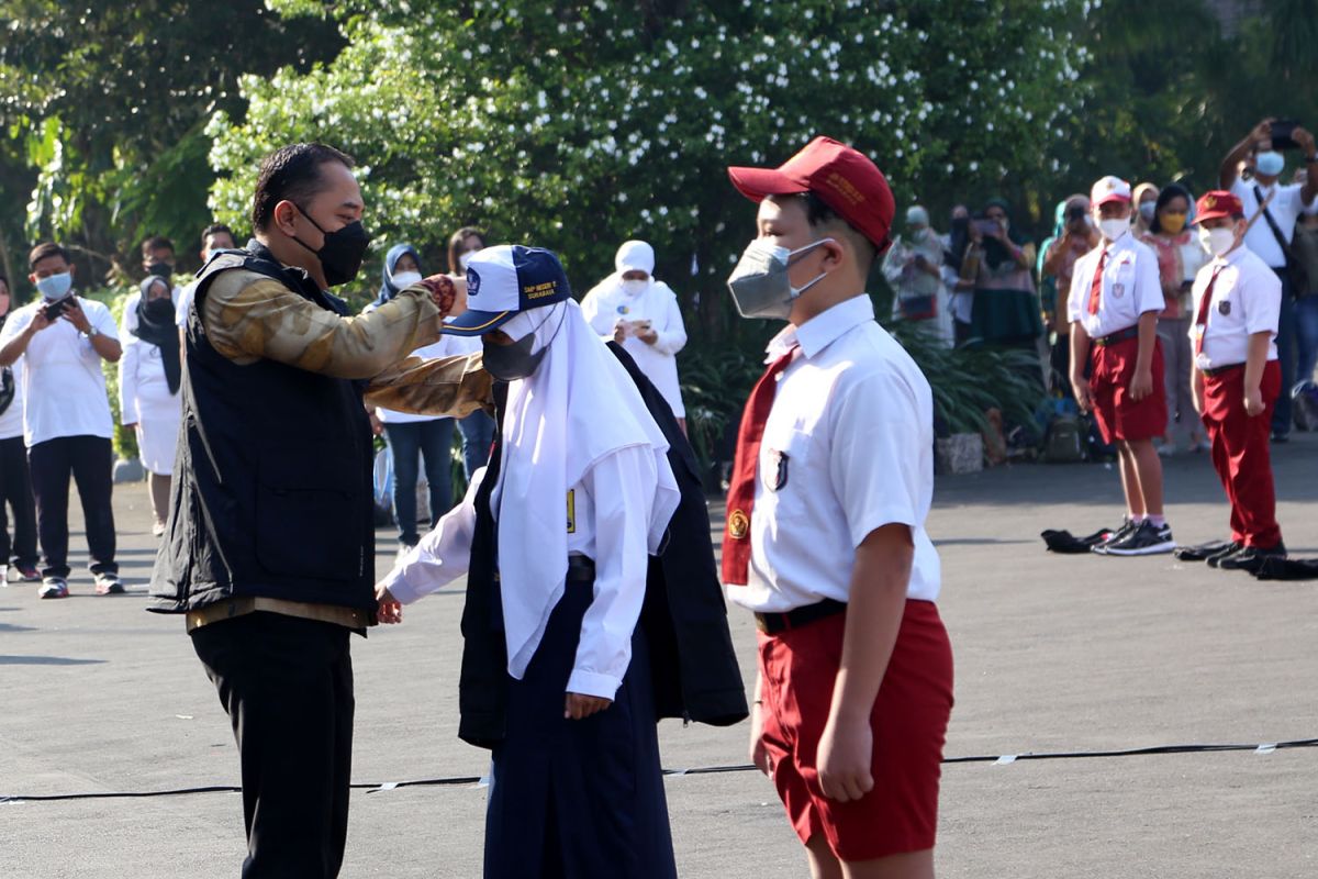 Wali kota kukuhkan 457 Tim Siswa Satgas Sekolah di Surabaya