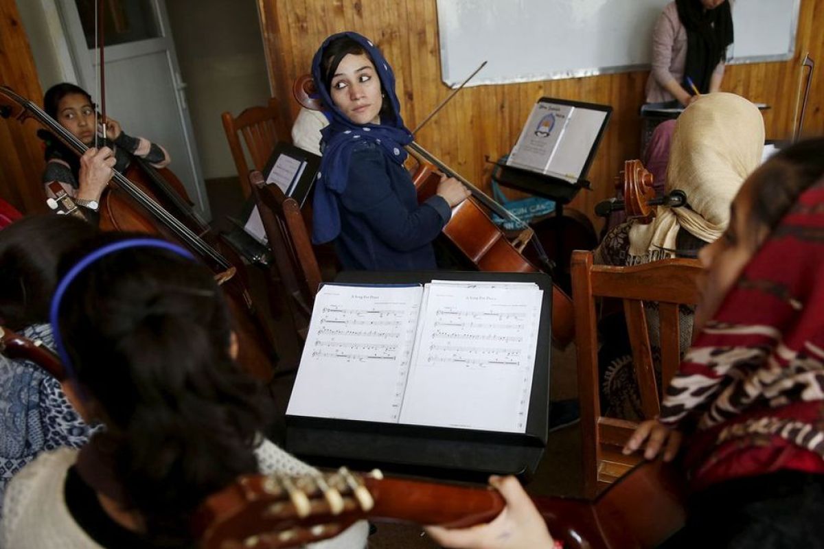 "Suara kesunyian" orkestra perempuan Afghanistan