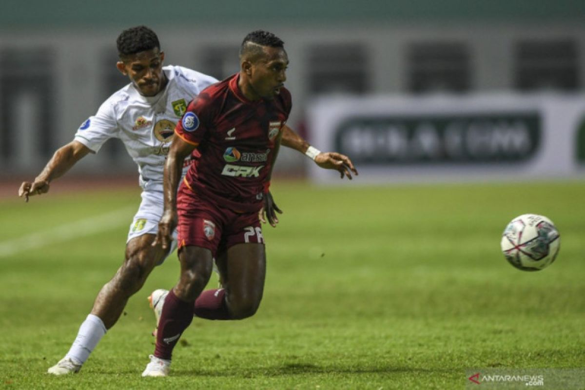 Liga 1: Ini tanggapan Aji Santoso setelah Persebaya ditekuk Borneo FC