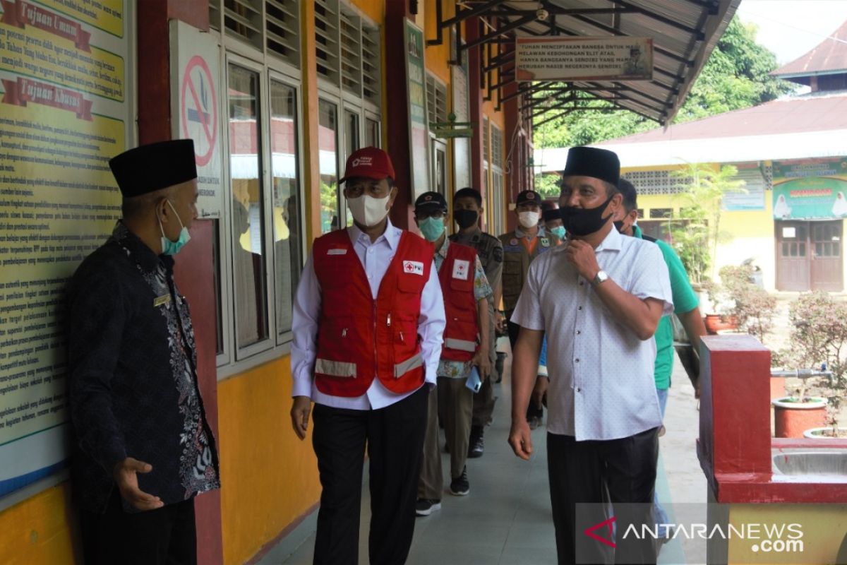 Sekolah di Pasaman Barat disterilisasi jelang tatap muka