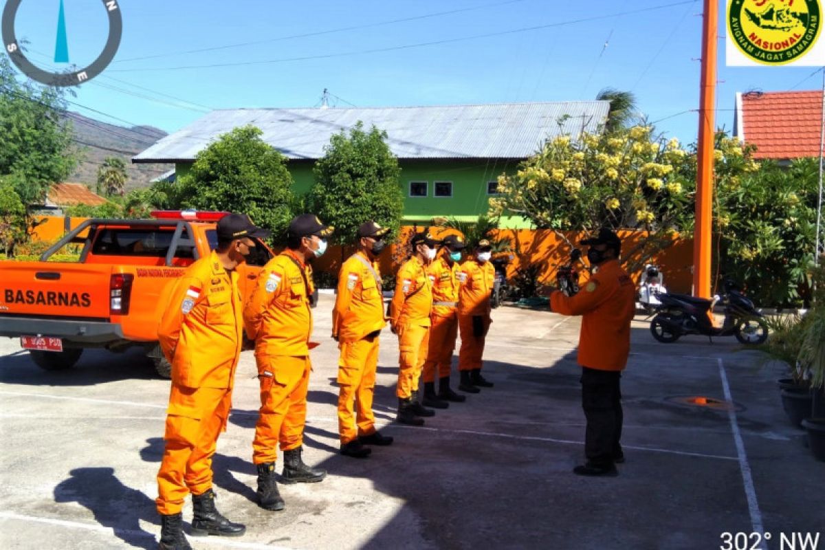 Tim Rescue Basarnas Maumere cari korban bencana Ngada