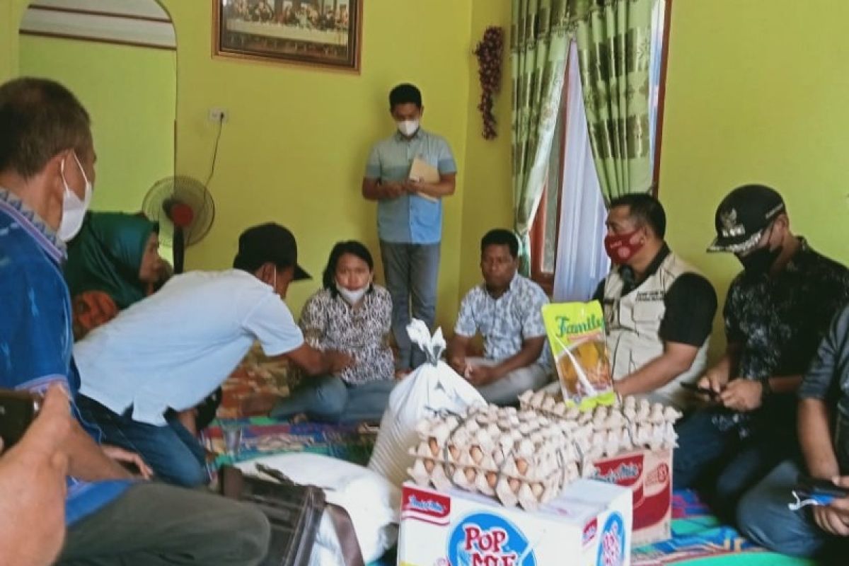 Pemkab Tapsel serahkan bantuan korban kebakaran Angkola Sangkunur