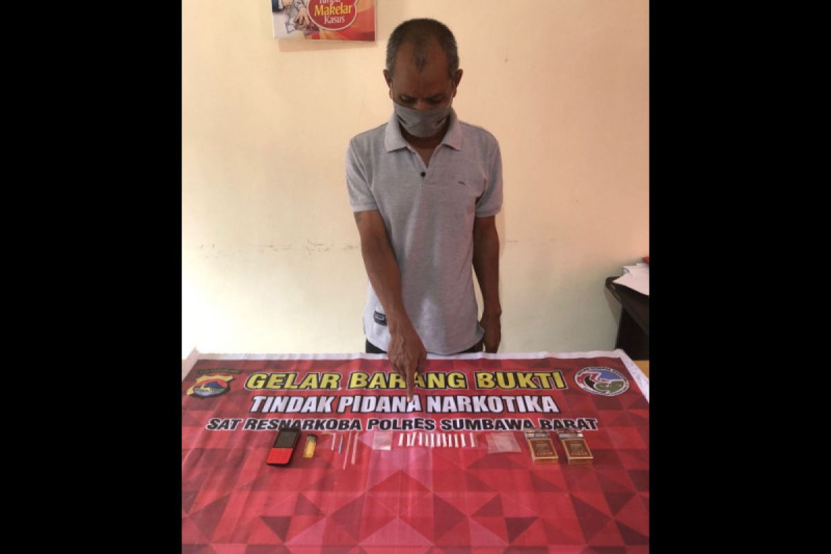 Gerebek rumah pria 50 tahun di Sumbawa Barat, polisi temukan belasan poket sabu siap edar