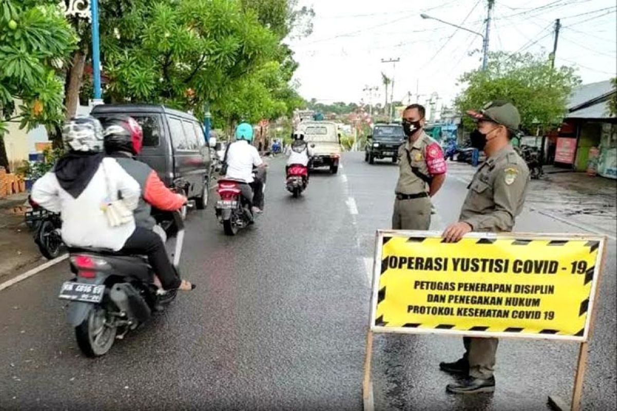 Bupati Barut apresiasi warga taat prokes