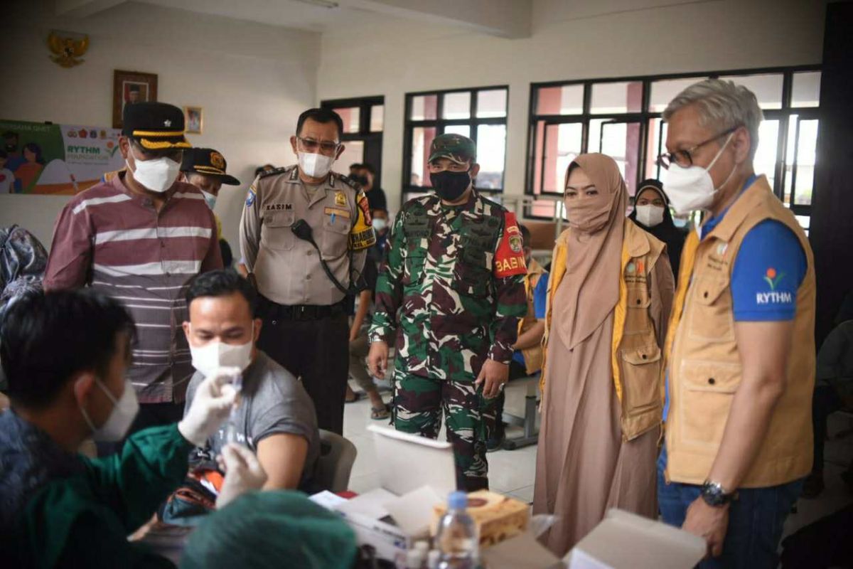 QNET dan Kolaborasi Indonesia vaksinasi 1.480 warga Grogol Utara