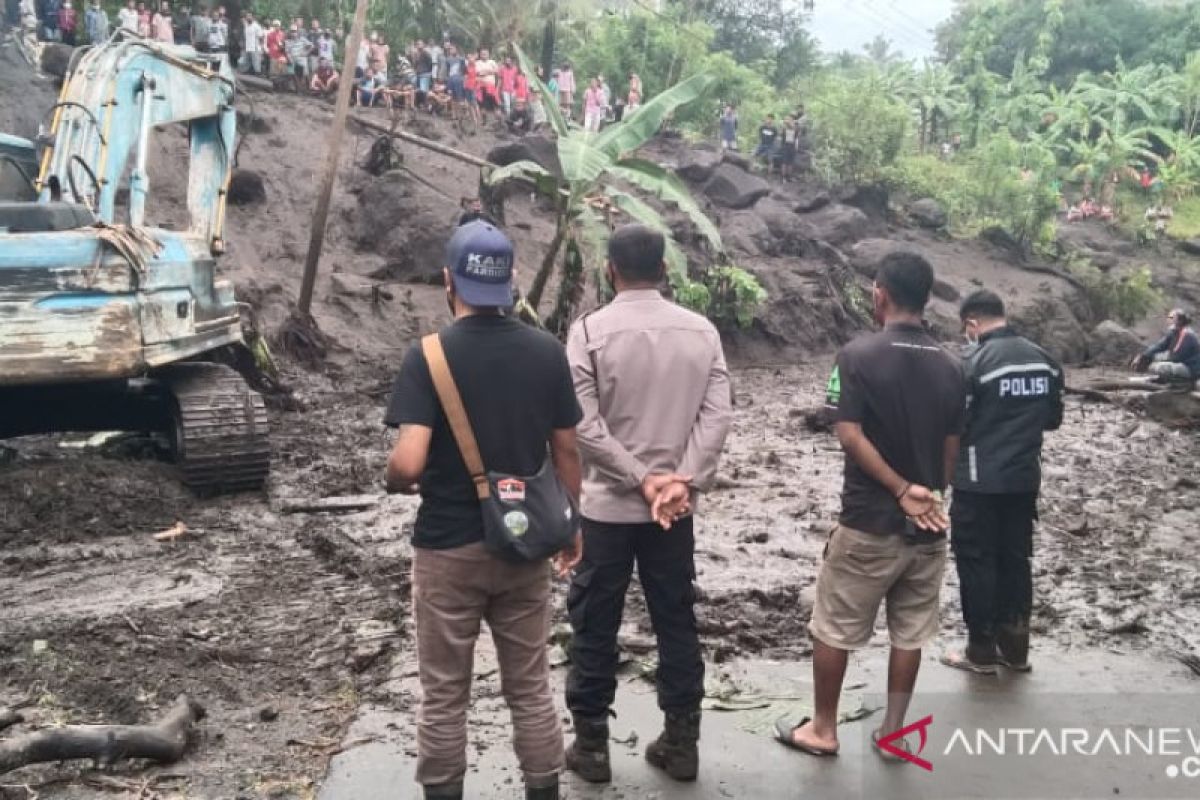 Lima rumah di Ngada NTT tertimbun longsor