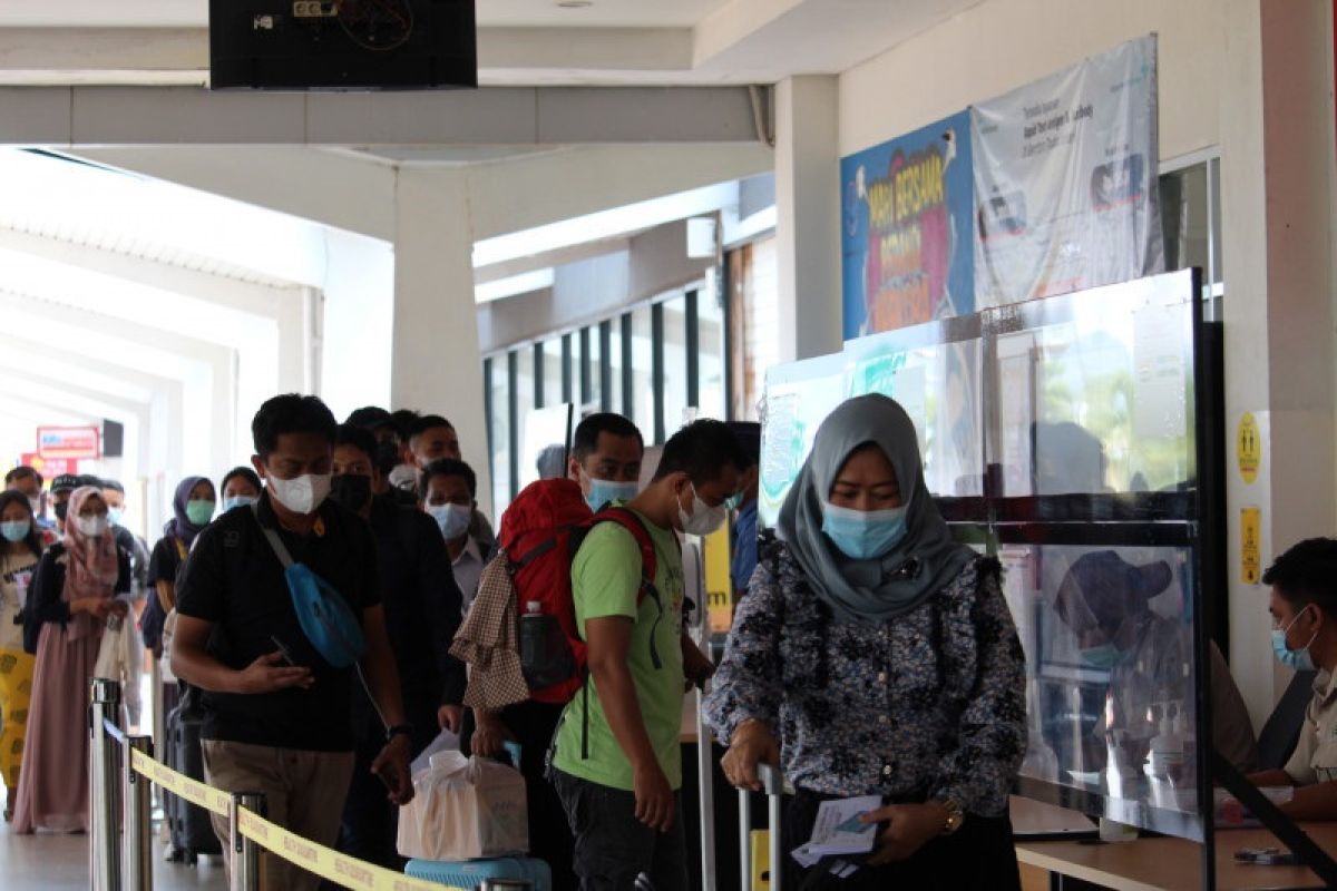 Sektor penerbangan di Lampung berangsur pulih, dalam tiga hari capai 916-1.400 orang