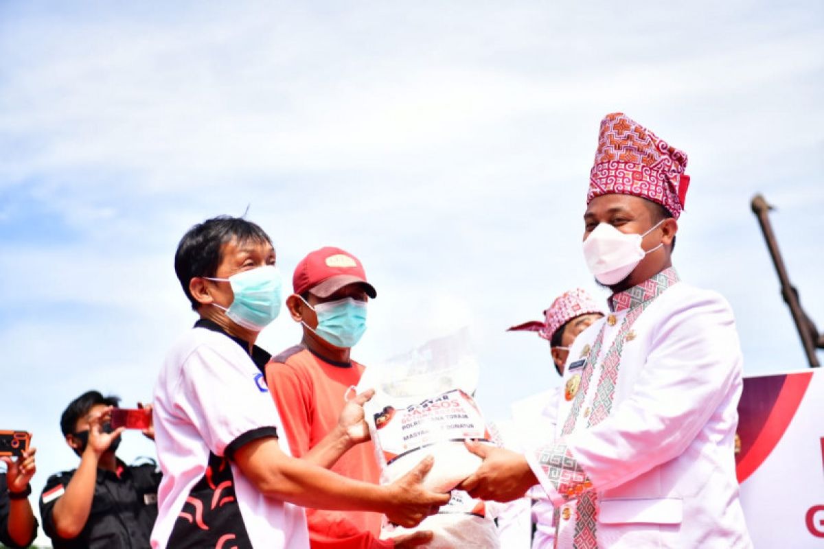 Plt Gubernur Sulsel apresiasi Gebyar Bansos Gotong Royong di Toraja