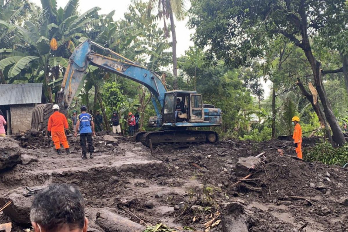 Tim SAR gabungan maksimalkan dua tim cari korban banjir Ngada