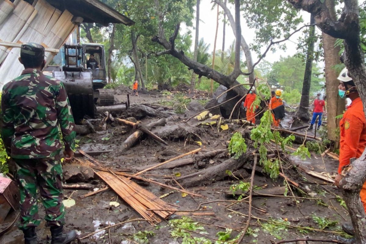 Korban banjir Ngada dapat bantuan rumah