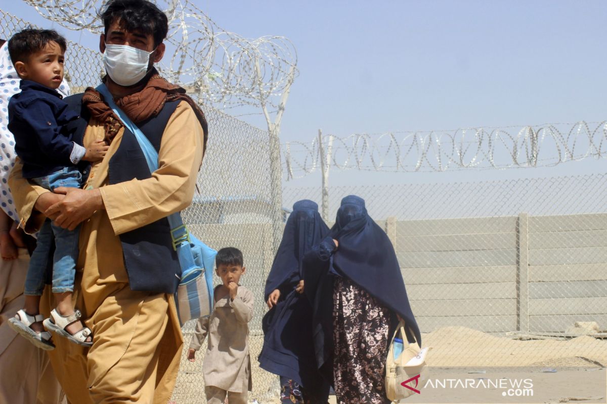 Prancis evakuasi 300 orang lebih dari Afghanistan