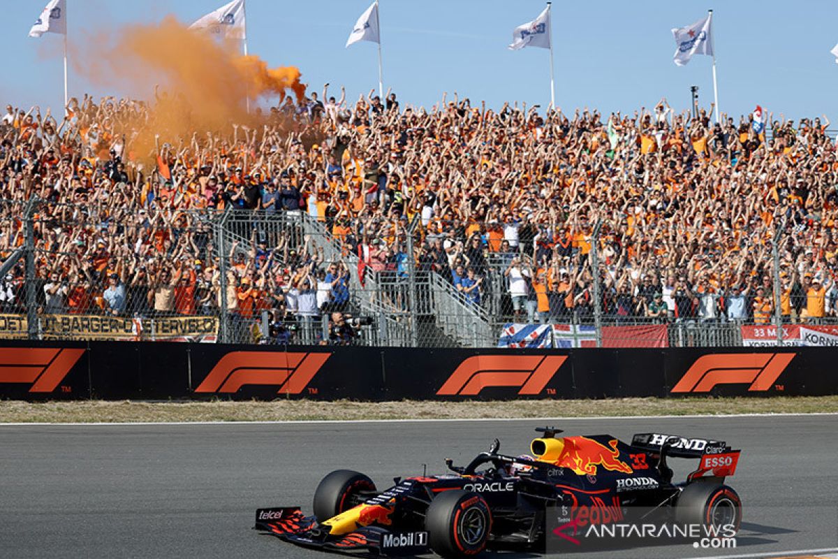 Orange Army berpesta di Zandvoort rayakan kemenangan Verstappen