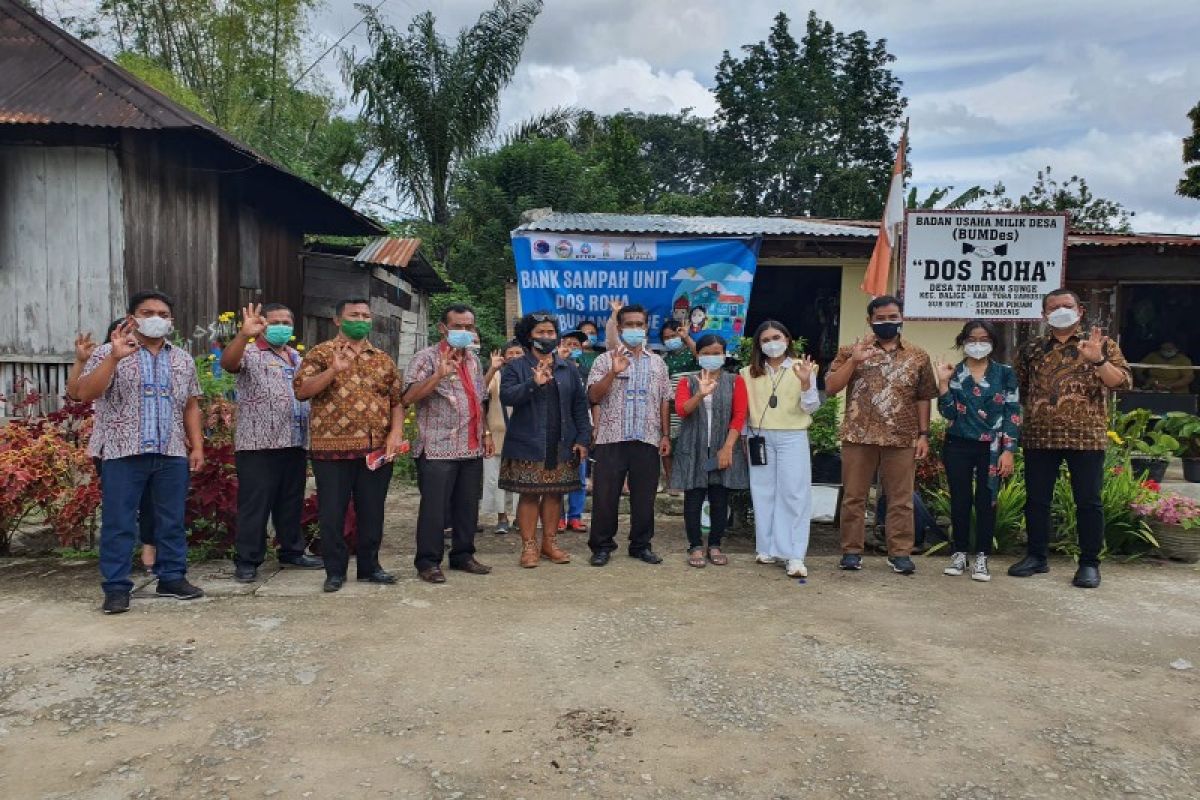 PTTEP Indonesia tangani sampah di kawasan Danau Toba