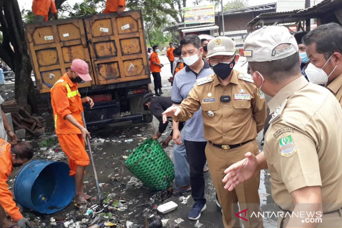 Pemkab Bekasi telusuri pencemar Kali Cilemahabang