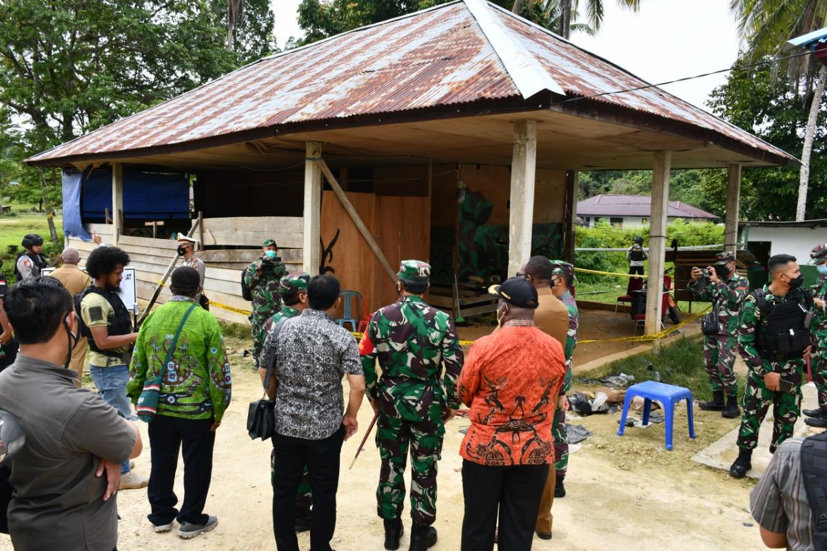 Bupati Sagrim: Penyerangan pos TNI kasus tersadis di Kabupaten Maybrat