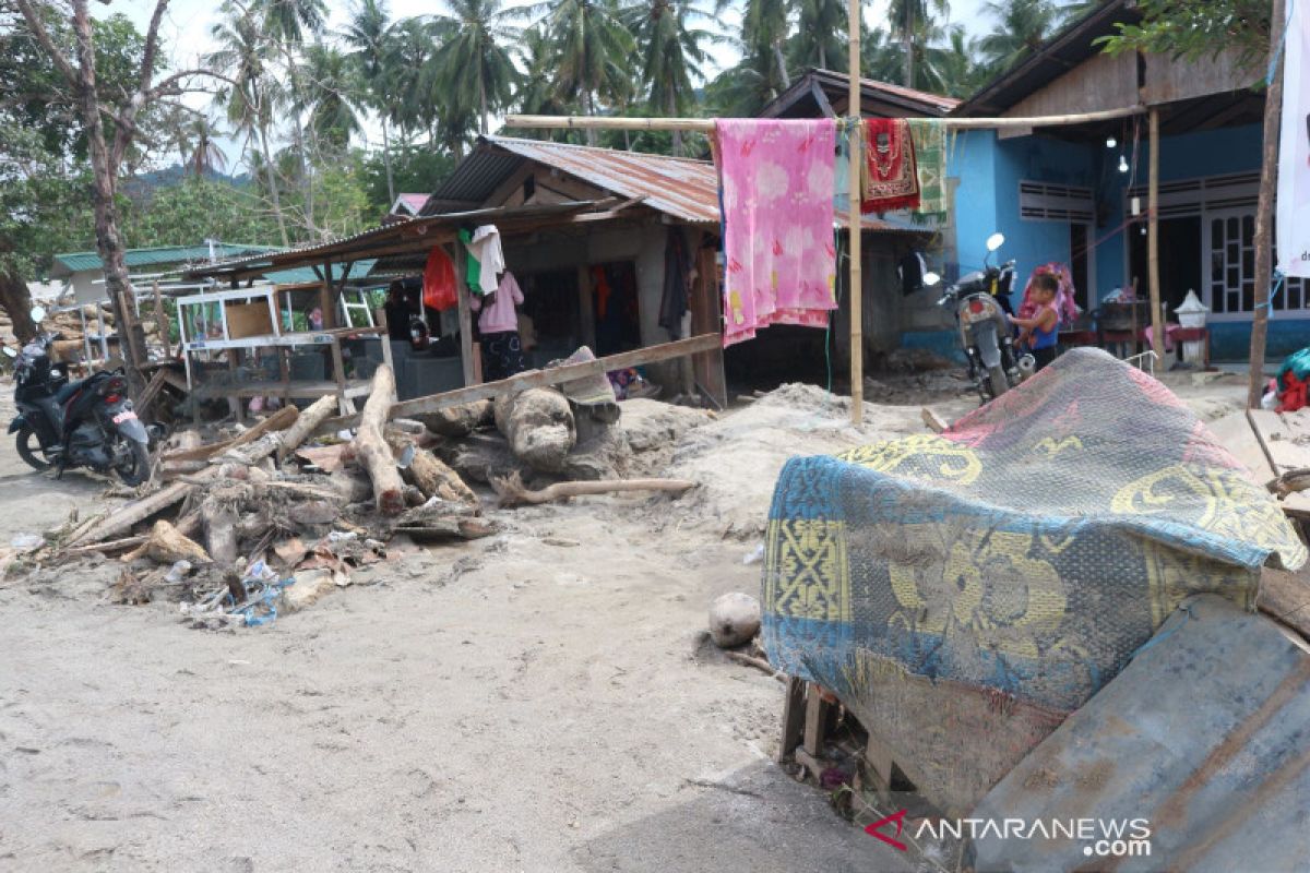 Warga  korban banjir bandang berharap dibangunkan huntara