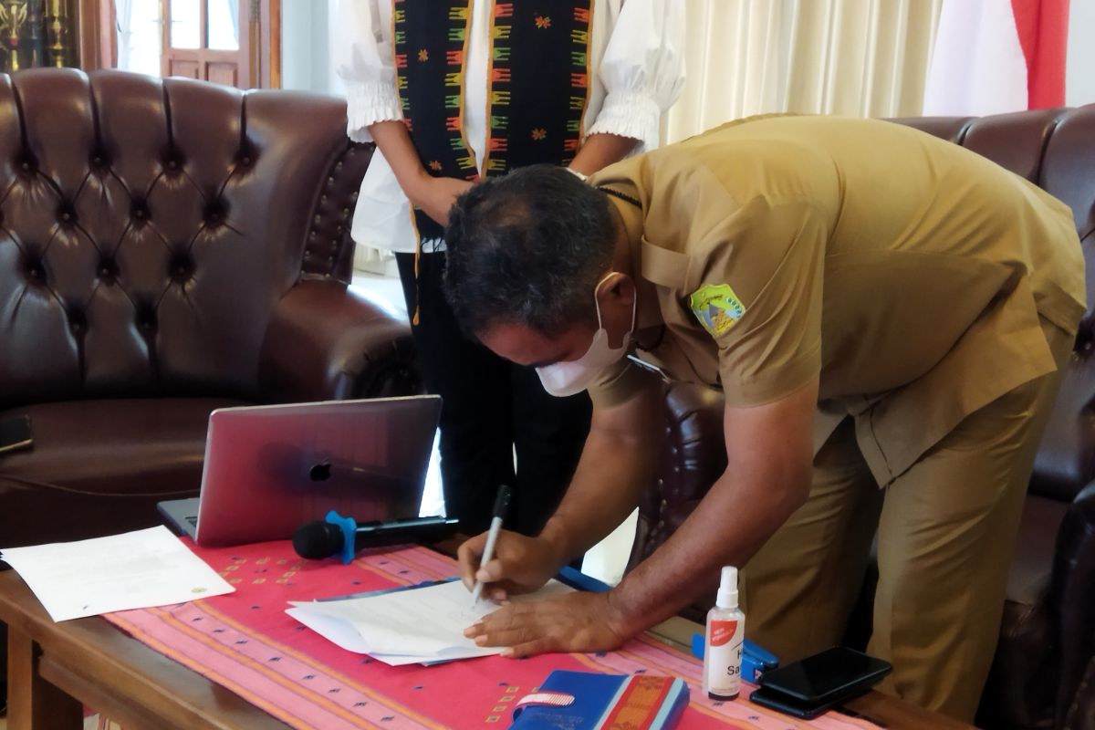 Pemerintah Manggarai Barat tanda tangan MoU Pengembangan DPSP Labuan Bajo