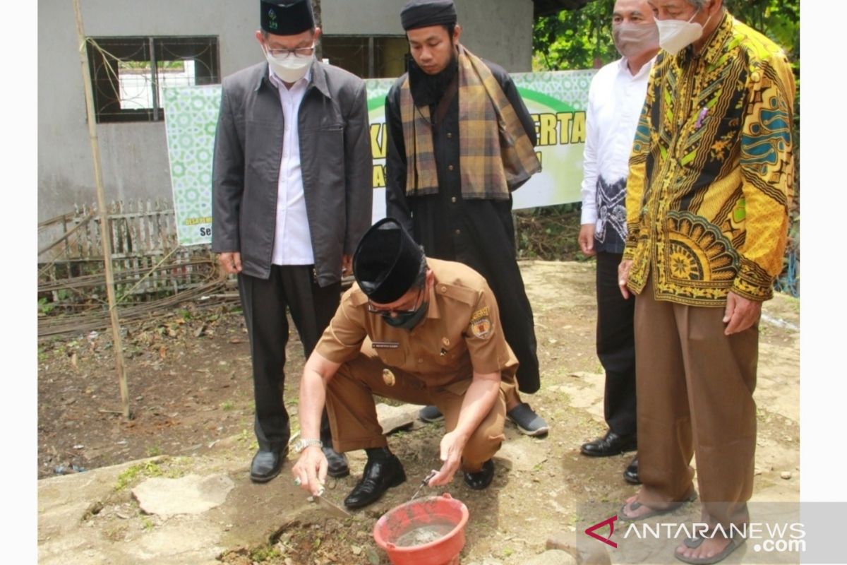 Wabup HST letakan batu pertama pembangunan Masjid Al-Muhsinin Desa Pembakulan