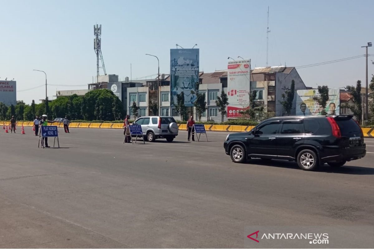 Ribuan kendaraan diputar balik polisi saat ganjil genap di Bandung