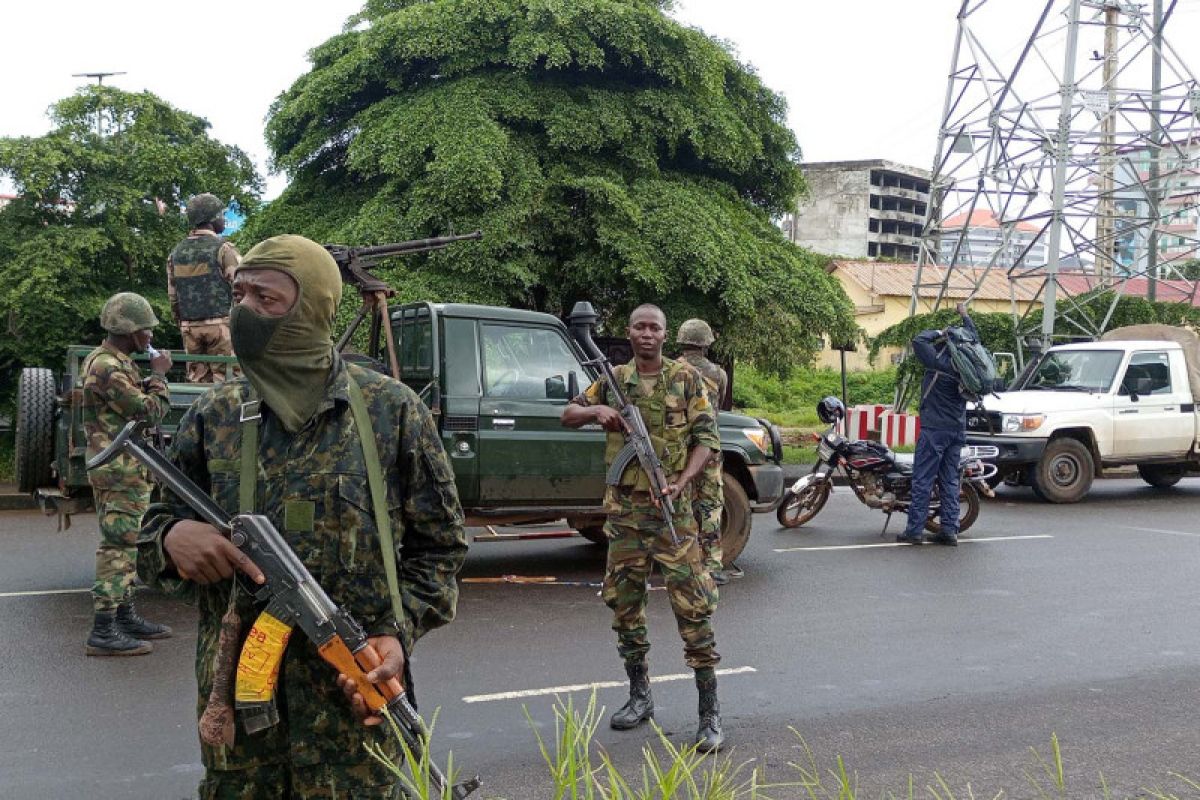 Junta militer tidak izinkan Alpha Conde tinggalkan Guinea