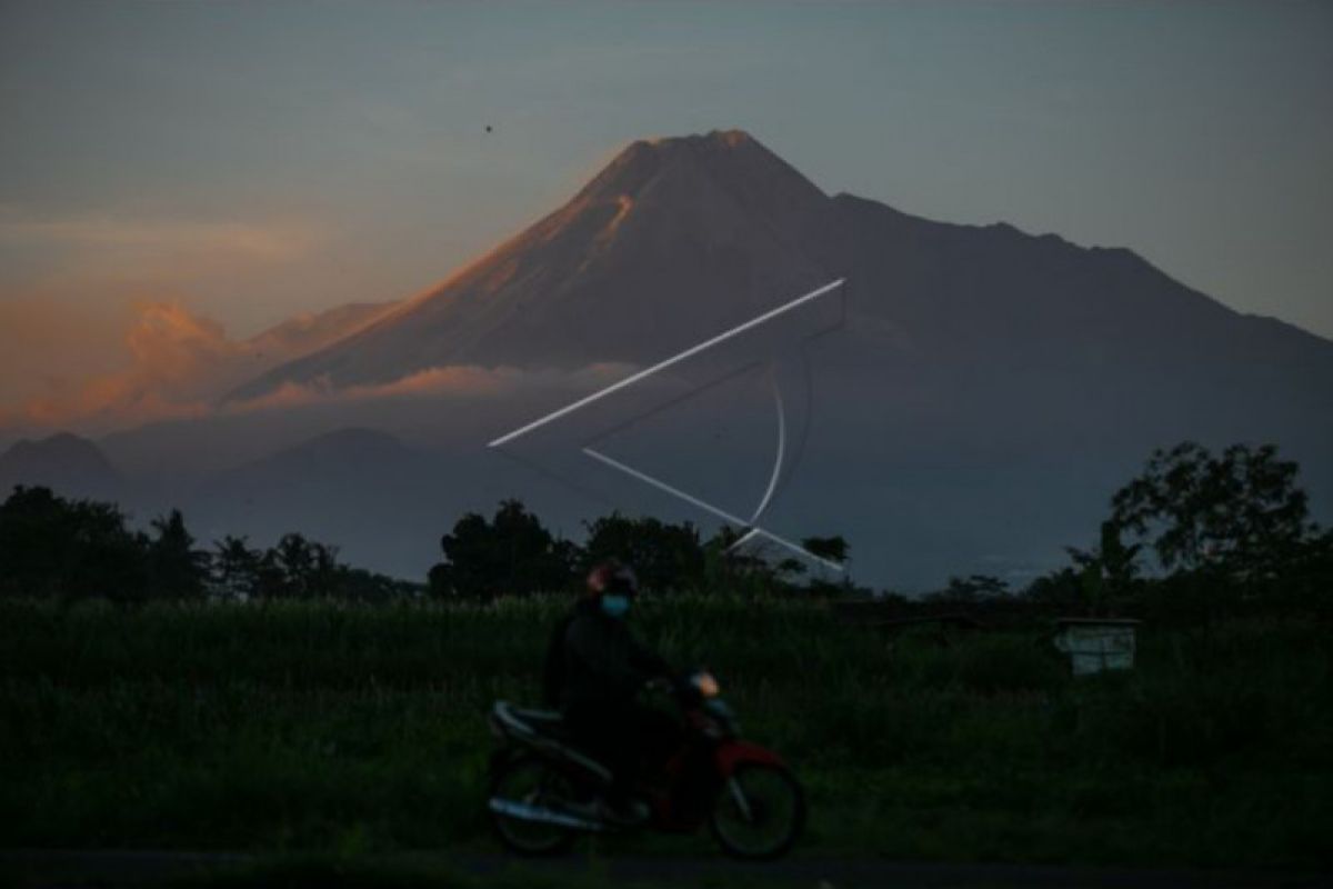 Merapi alami 239 kali gempa guguran