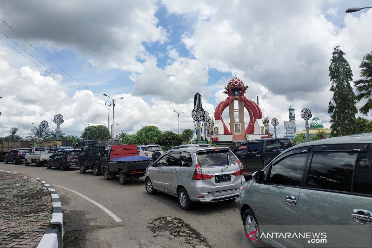 Banjir di Sampit picu kemacetan Trans Kalimantan