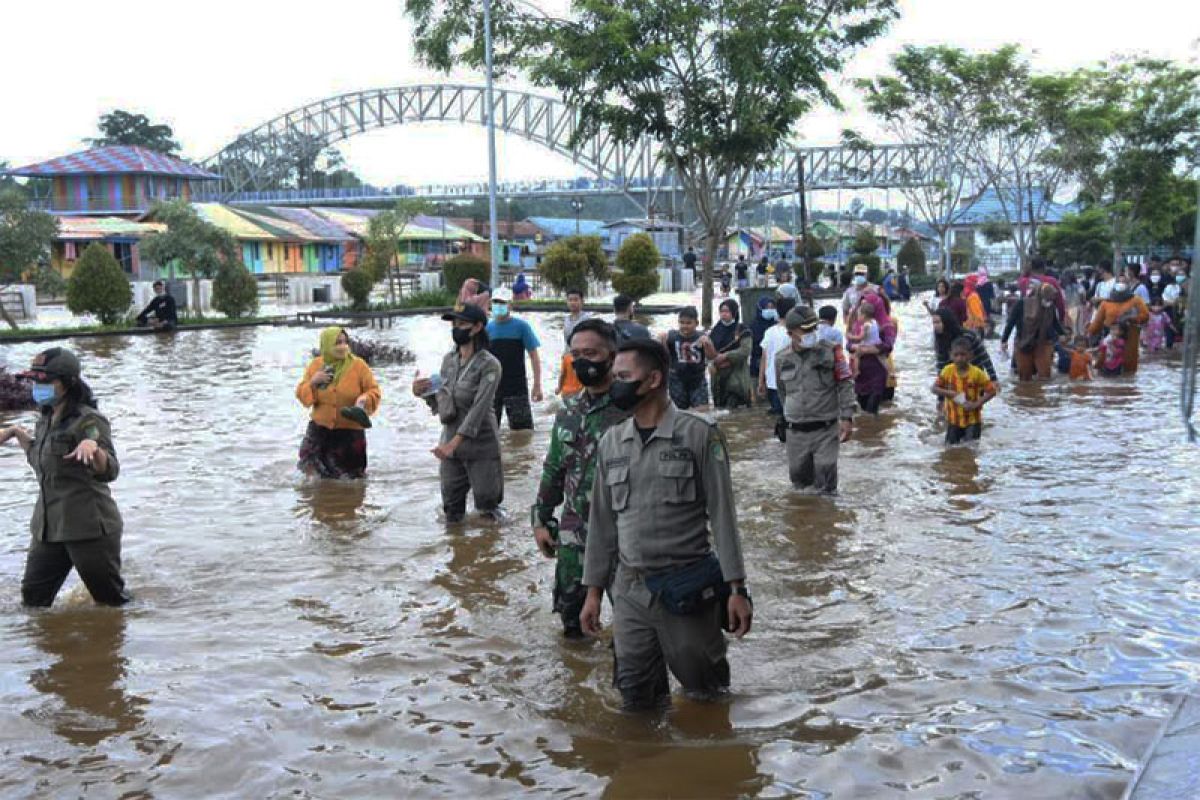 Tim Yustisi Barut imbau warga tidak bermain di kawasan banjir