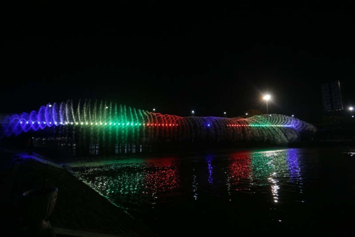 Pemkot buka kembali atraksi "Semarang Bridge Fountain"