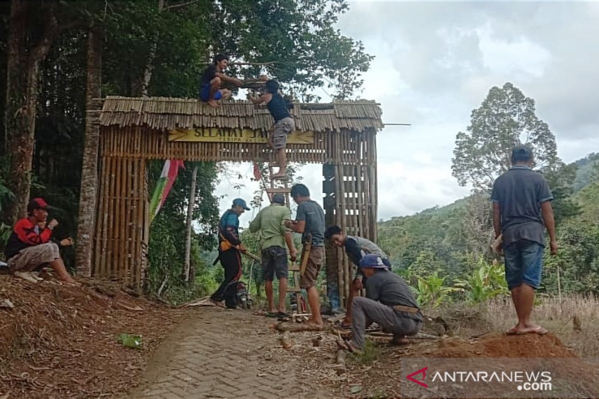 Rapat dengan Presiden, kedatangan Menteri Sosial ke HST ditunda