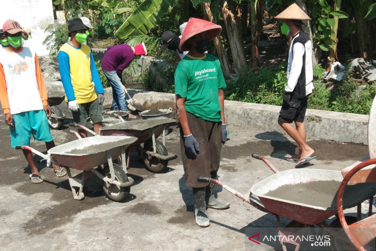 Padat karya infrastruktur di Bantul mampu tingkatkan akses jalan kampung