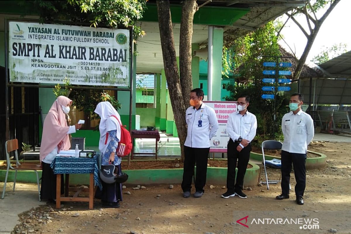 Tim Satgas COVID-19 Kecamatan Barabai monitoring PTM dan sosialisasi SAPAKU di SMPIT Al-Khair